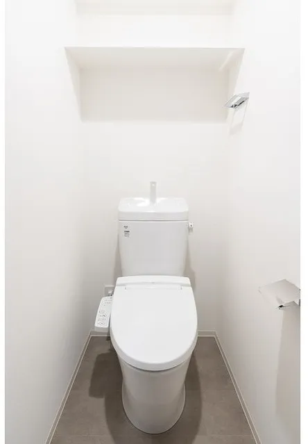 Comforia Takenotsuka East - Interior - ["Toilet seat", "Toilet", "Plumbing fixture"]