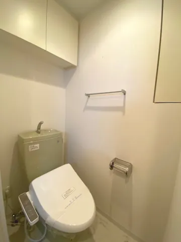 Prime Urban Nihonbashi Kayabacho - Interior - ["Toilet seat", "Plumbing fixture", "Toilet"]