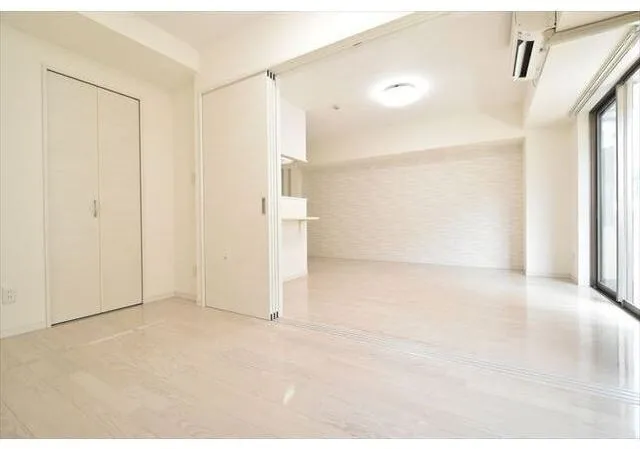 Ravient Asakusa Kototoi - Interior - ["Flooring", "Floor", "Ceiling"]