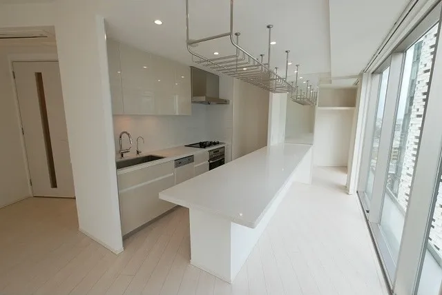 Comforia Shinjuku East Side Tower - Interior - ["Flooring", "Floor", "Apartment"]
