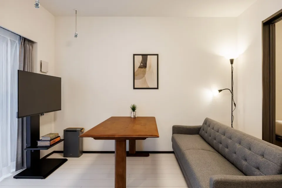 Hmlet Higashi-Shinjuku II - Interior - ["Furniture", "Interior design", "Wall"]