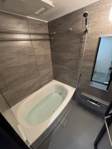 EXAM AKASAKA - Interior - ["Flooring", "Floor", "Plumbing fixture"]