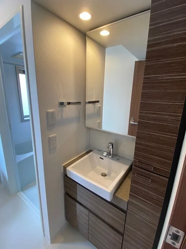 Park Premier Monzen-Nakacho - Interior - ["Wood", "Flooring", "Interior design"]