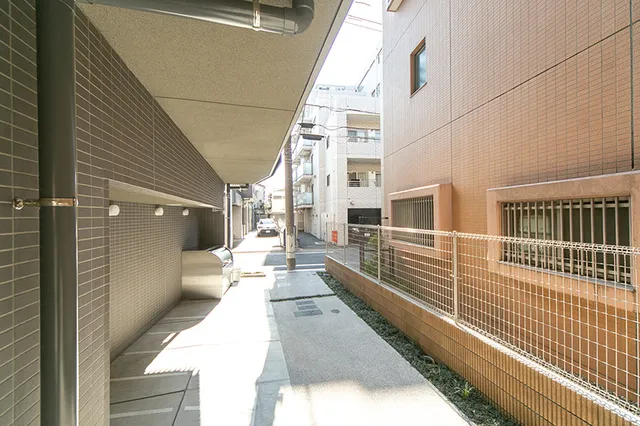 Maison De Takaya - Interior - ["Composite material", "Floor", "Apartment"]