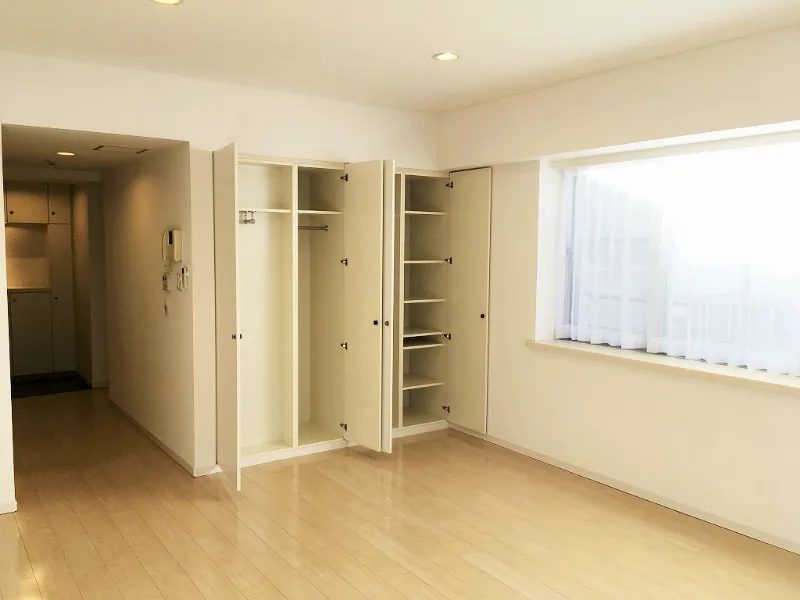 Taishido East - Interior - ["Property", "Window", "Fixture"]