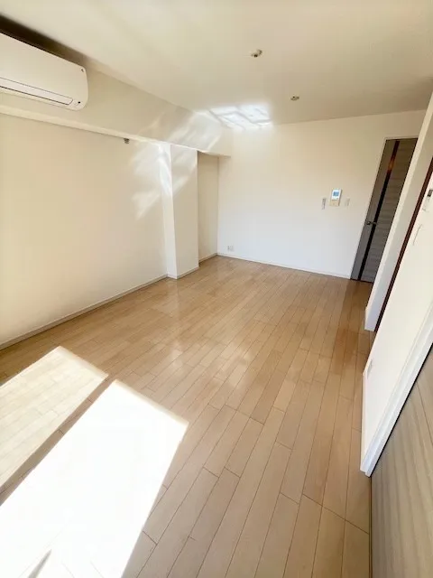Residia Tower Kamiikebukuro (Tower Building) - Interior - ["Flooring", "Floor", "Wood"]