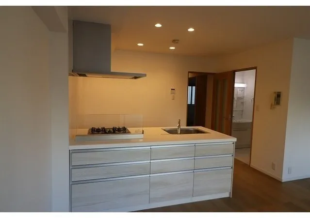 Santo Core Meguro - Interior - ["Kitchen", "Countertop", "Kitchen Appliance"]