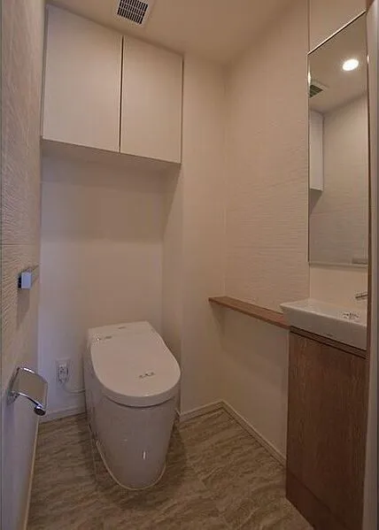 Park Court Yoyogi Hatsudai - Interior - ["Flooring", "Floor", "Plumbing fixture"]