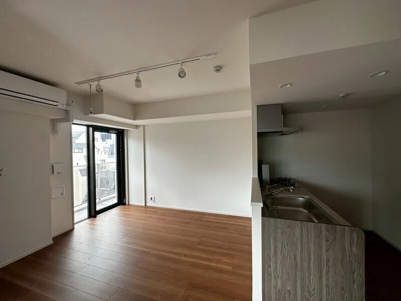 Lumique Omori - Interior - ["Flooring", "Floor", "Interior design"]