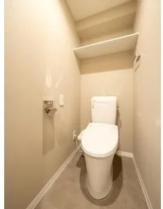 River City 21 East Towers II - Interior - ["Flooring", "Floor", "Toilet"]
