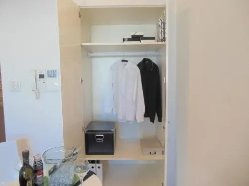 Castalia Shiba-Koen - Interior - ["Shelving", "Closet", "Flooring"]
