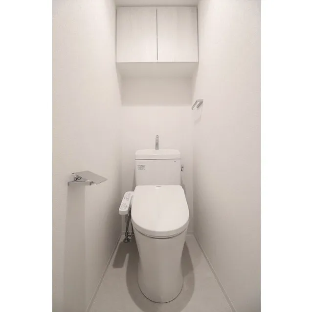 Gran Casa Minamisenju - Interior - ["Plumbing fixture", "Toilet seat", "Toilet"]
