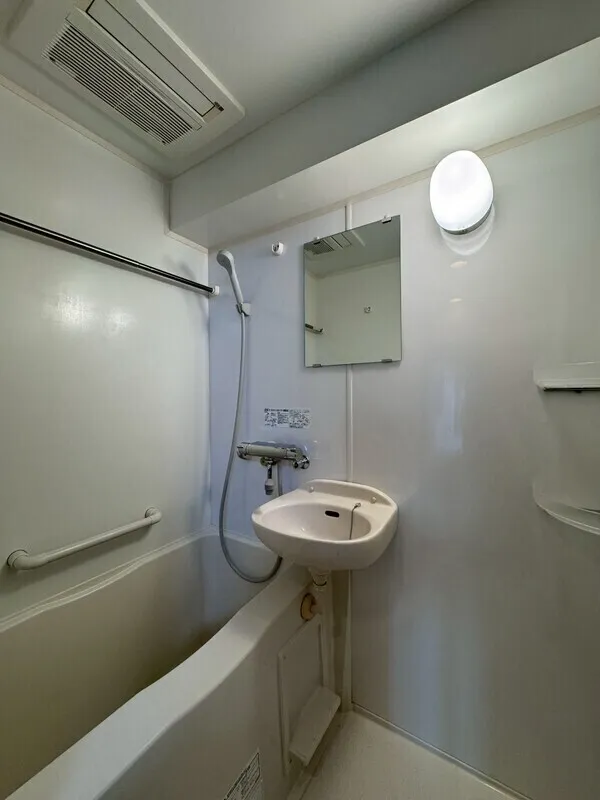 La Santé Hiroo - Interior - ["Flooring", "Plumbing fixture", "Floor"]