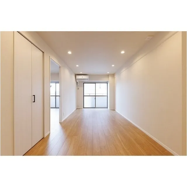 Milia Residence Oshiage - Interior - ["Property", "Window", "Building"]