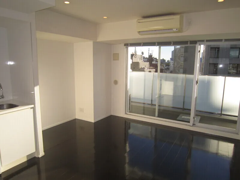 Court Hills Hiroo Minami - Interior - ["Floor", "Flooring", "Ceiling"]