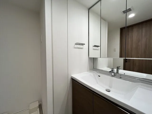 Park Tower Kachidoki South Building - Interior - ["Interior design", "Flooring", "Plumbing fixture"]