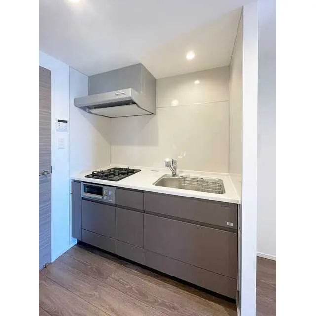 Zinnia Asakusa - Interior - ["Tap", "Cabinetry", "Sink"]