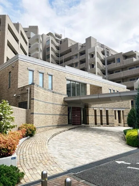 Famille Grand Yoyogi Nishihara Dexter House - Exterior - ["Brutalist architecture", "Hotel"]
