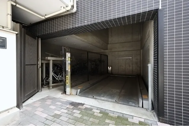 BPR Residence Yoyogi - Other - ["Composite material", "Steel", "Aluminium"]