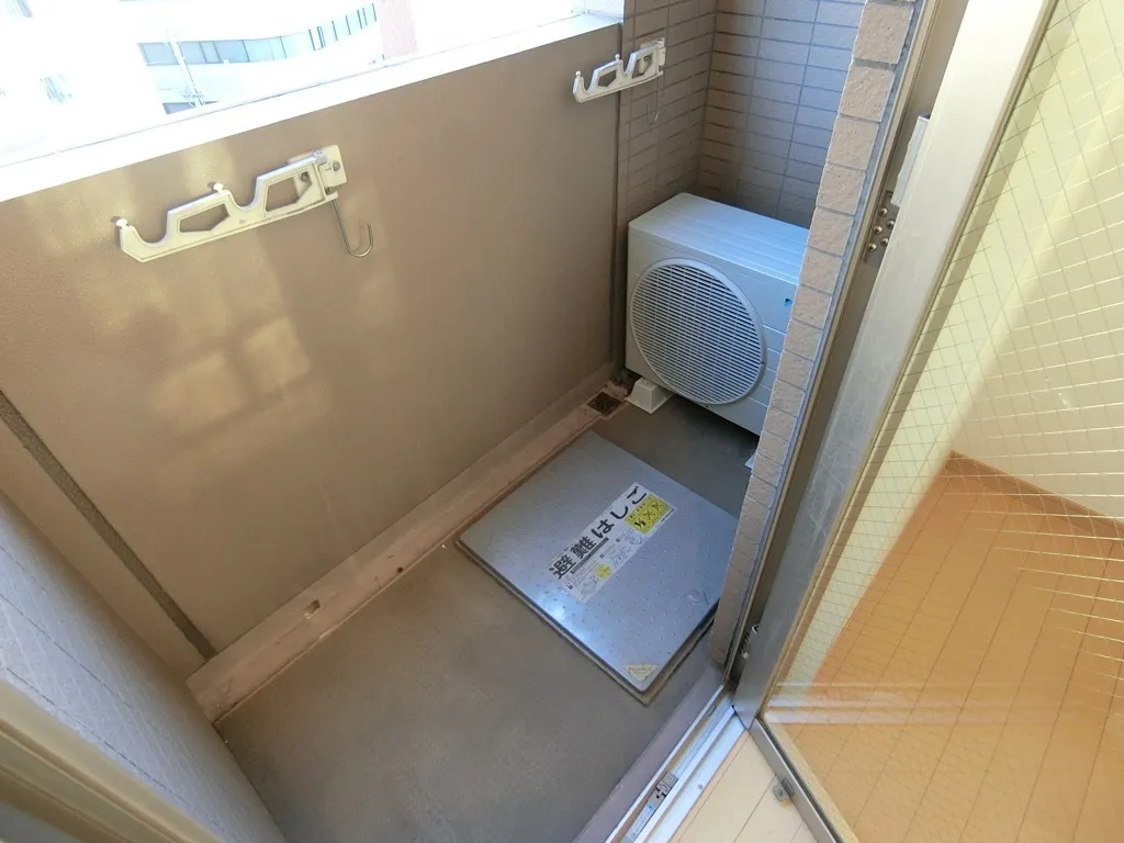 Cross Residence Kamata - Interior - ["Flooring", "Floor", "Tile"]