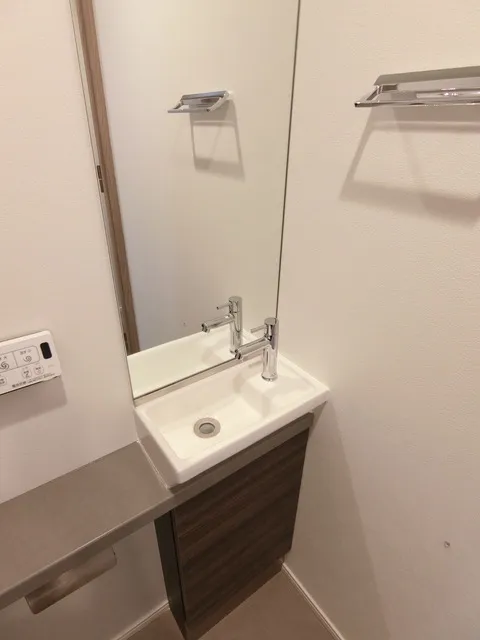 The Park Habio Tsukishima Front - Interior - ["Mirror", "Tap", "Plumbing fixture"]