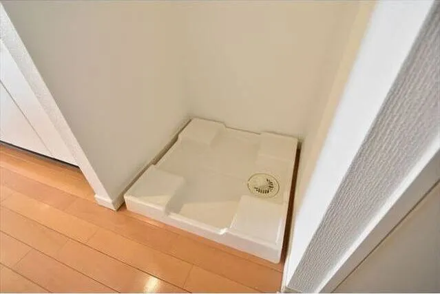 Primal Koishikawa - Interior - ["Toilet", "Wood", "Rectangle"]