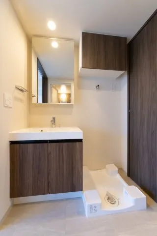 Proud Flat Nishinippori - Interior - ["Mirror", "Building", "Furniture"]