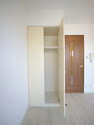 Residence Sangenjaya Square - Interior - ["Flooring", "Floor", "Wall"]