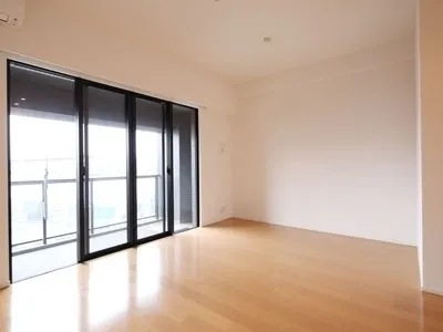 MEW - Interior - ["Flooring", "Floor", "Wood flooring"]