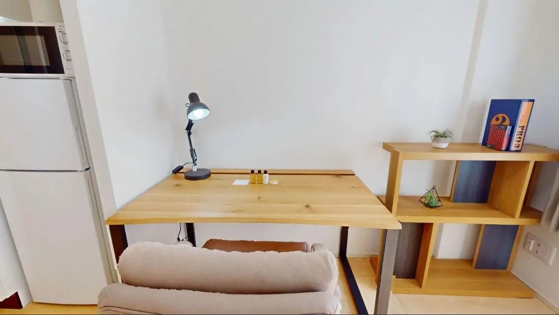 Hmlet Nishi-Shinjuku - Interior - ["Furniture", "Wood", "Table"]