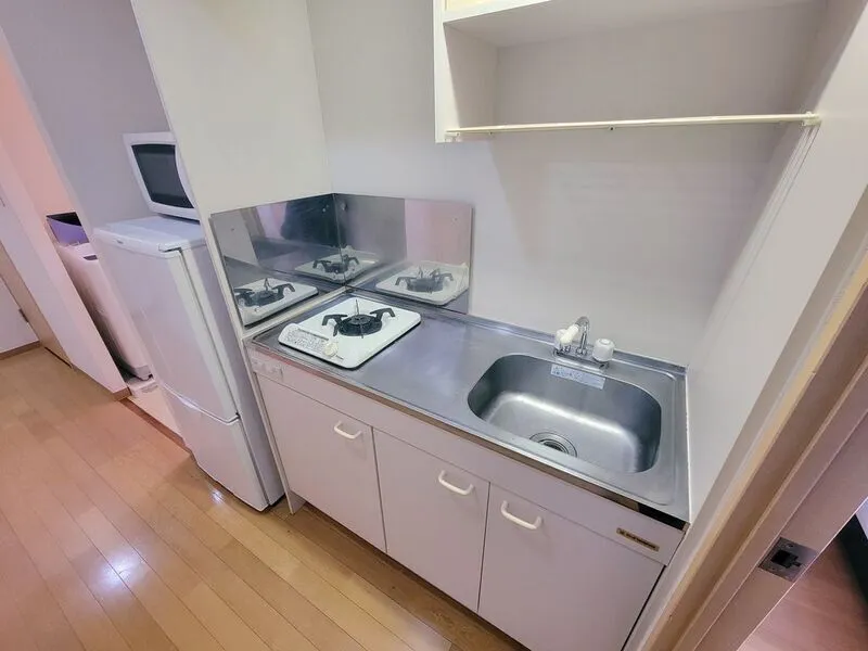 Prele Duc Yoga - Interior - ["Plumbing fixture", "Sink", "Floor"]