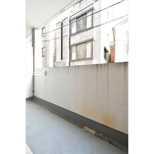 Plateau Jingumae - Interior - ["Window", "Rectangle", "Fixture"]
