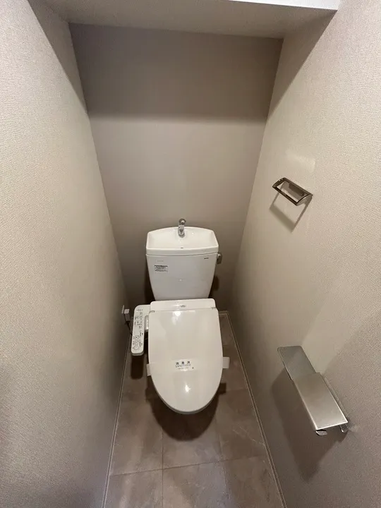 Eslead Residence Osaka Tanimachi The Marks - Interior - ["Toilet seat", "Toilet", "Plumbing fixture"]