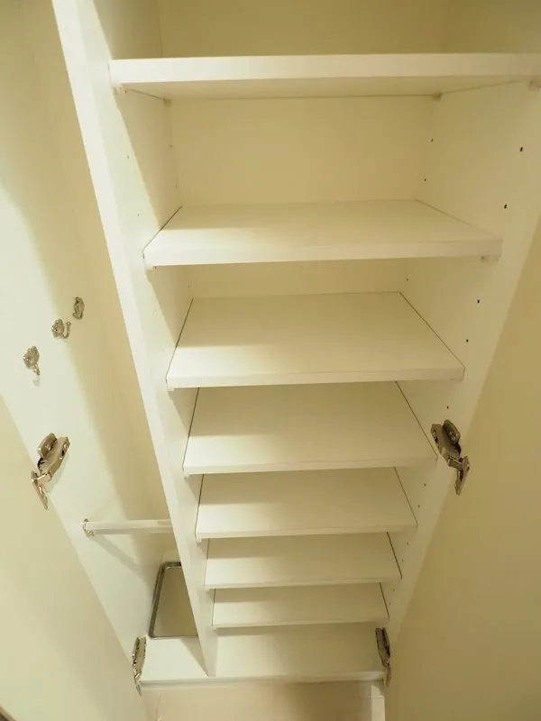 Cross Residence Iidabashi - Interior - ["Shelf", "Shelving", "Wood"]