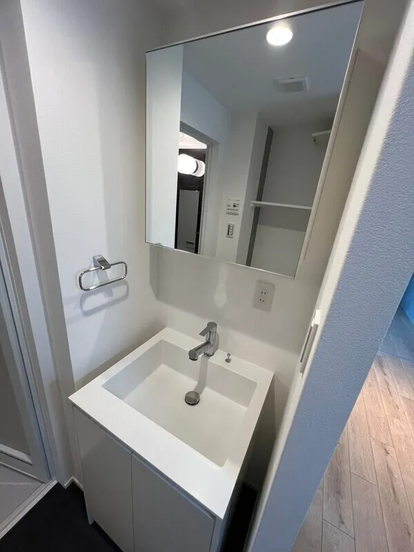 Fullea Fudomae - Interior - ["Bathroom Sink", "Plumbing fixture", "Interior design"]