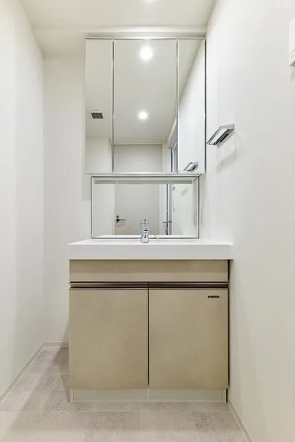 Urbanex Asakusabashi Front - Interior - ["Plumbing fixture", "Bathroom Sink", "Flooring"]