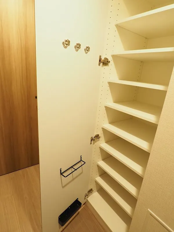 Crevia Lixe Nippori Negishi - Interior - ["Stairs", "Wood", "Wall"]