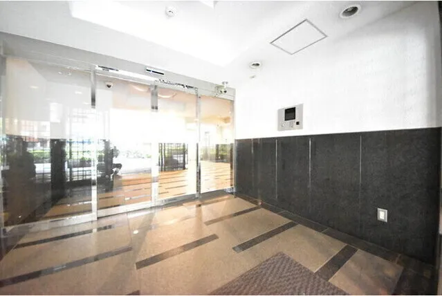 Village Minami Aoyama - Exterior - ["Plant", "Fixture", "Rectangle"]