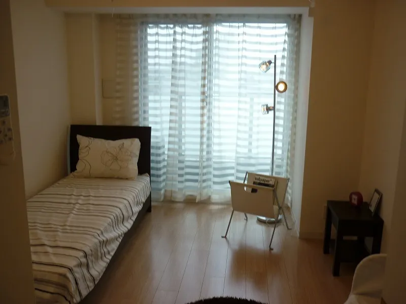 Residia Sasazuka II - Interior - ["Wood", "Window covering", "Furniture"]