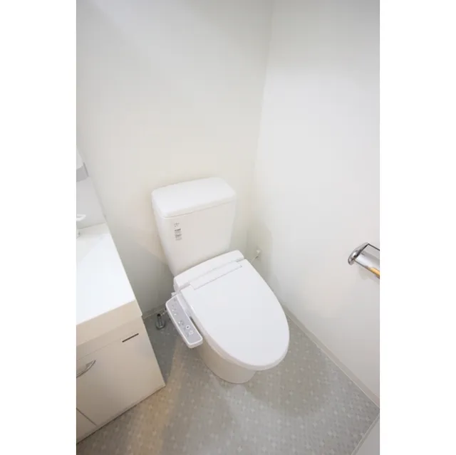 Medio Tsukishima - Interior - ["Toilet", "Toilet seat", "Bathroom"]