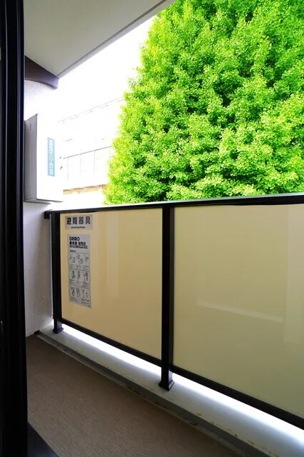 CREATIF Bunkyo Sendagi - Interior - ["Glass", "Balcony", "Daylighting"]