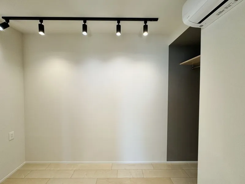 PREAS SHIBUYAHONMACHI - Interior - ["Wall", "Ceiling", "Light fixture"]