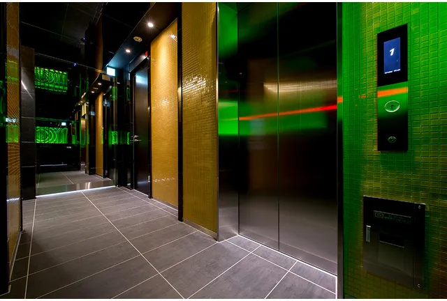 Este Shinjuku - Exterior - ["Elevator", "Glass", "Metal"]