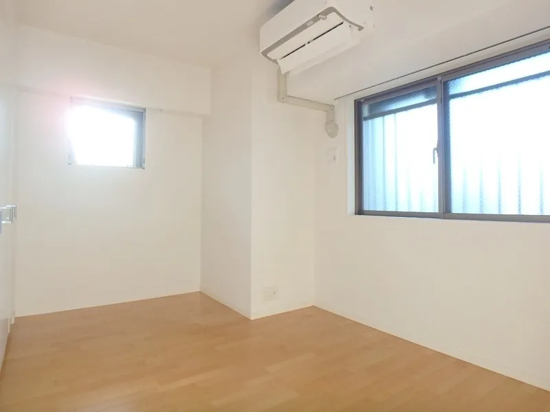 Esty Maison Toyosu Residence - Interior - ["Flooring", "Wood", "Ceiling"]
