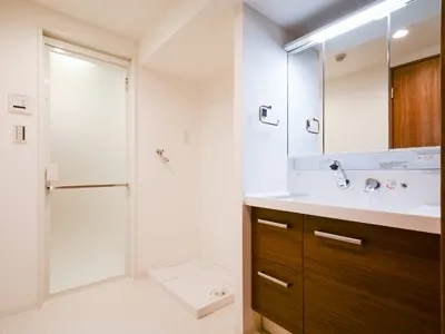 Roppongi View Tower - Interior - ["Flooring", "Interior design", "Plumbing fixture"]