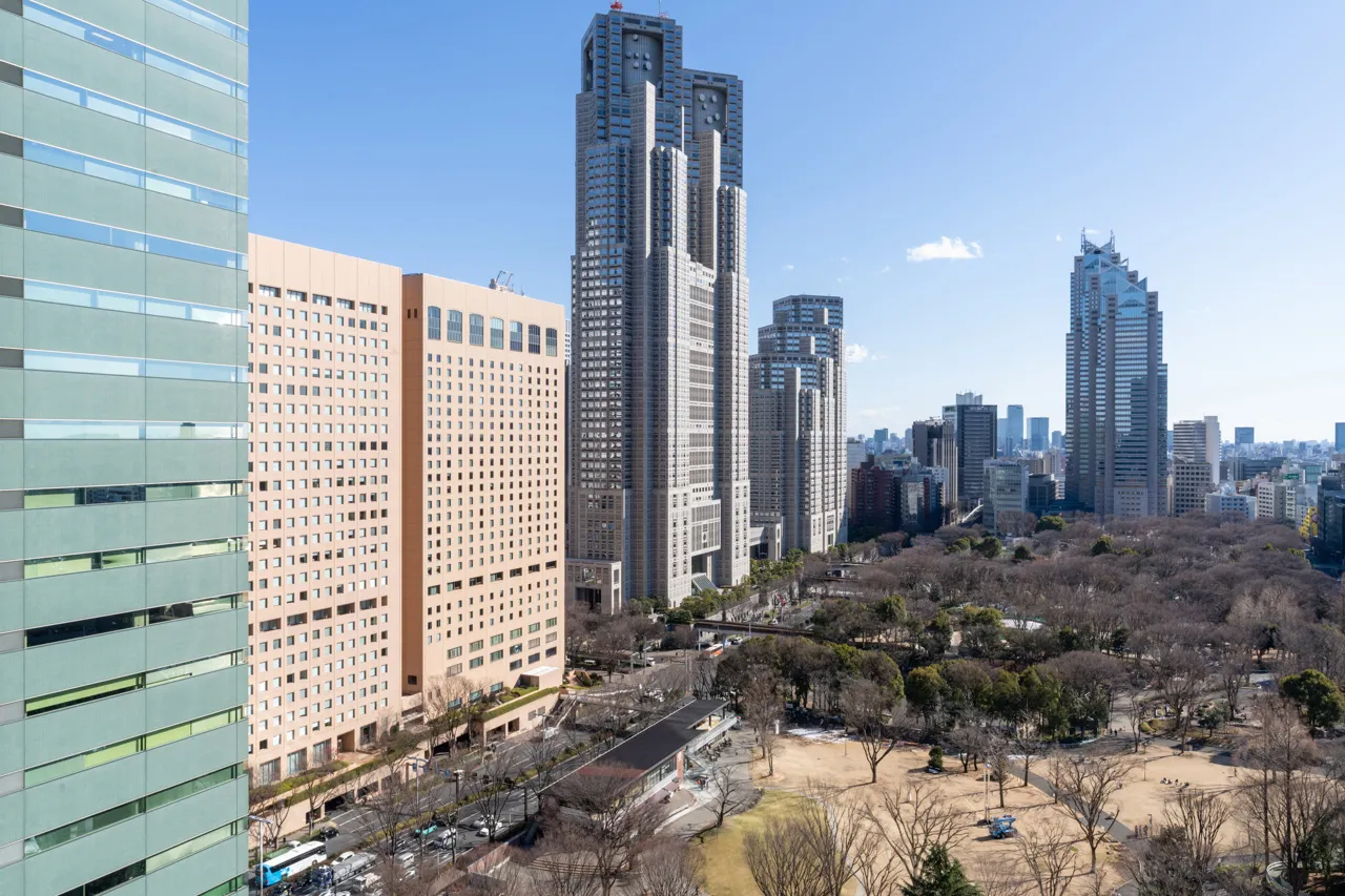 Central Park Tower La Tour Shinjuku - Interior - ["Skyscraper", "Daytime", "Building"]
