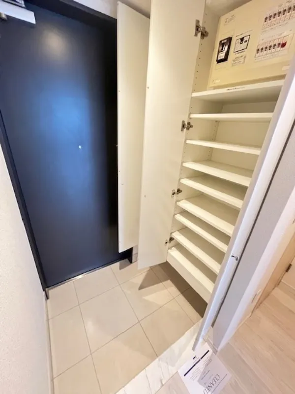 West Park Tower Ikebukuro - Interior - ["Wood", "Flooring", "Floor"]