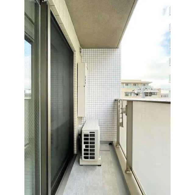 Grand Flat Sakurashinmachi - Interior - ["Building", "Fixture", "Interior design"]
