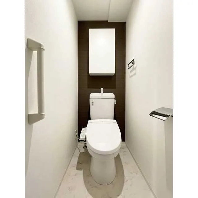 Zinnia Asakusa - Interior - ["Toilet", "Plumbing fixture", "Fixture"]