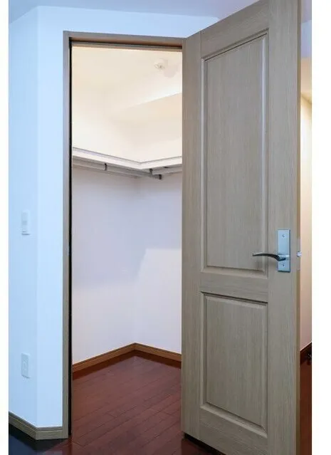 Residence Charmant Tsukishima - Interior - ["Wall", "Wood", "Door"]